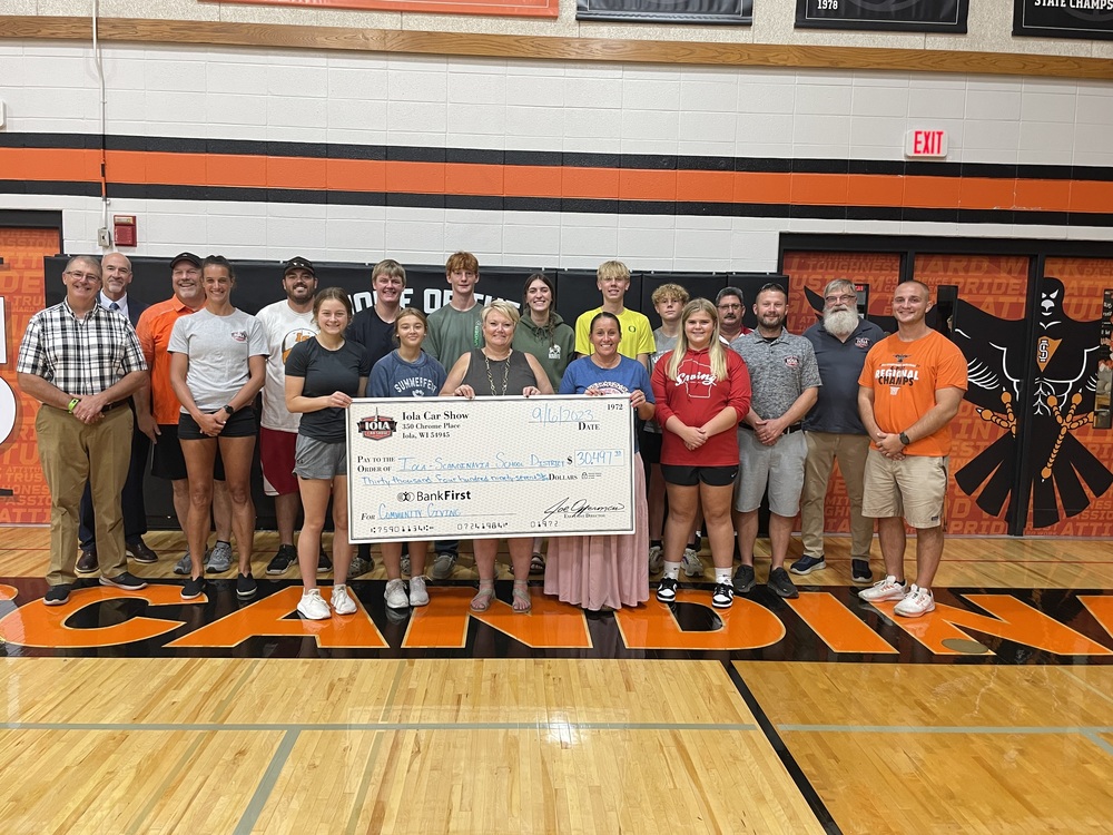 Iola Car Show Supports IS Students IolaScandinavia School District